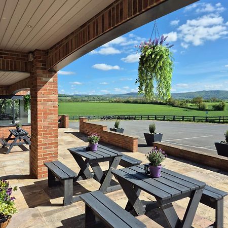 The White Horse Lodge Hotel Тірск Екстер'єр фото